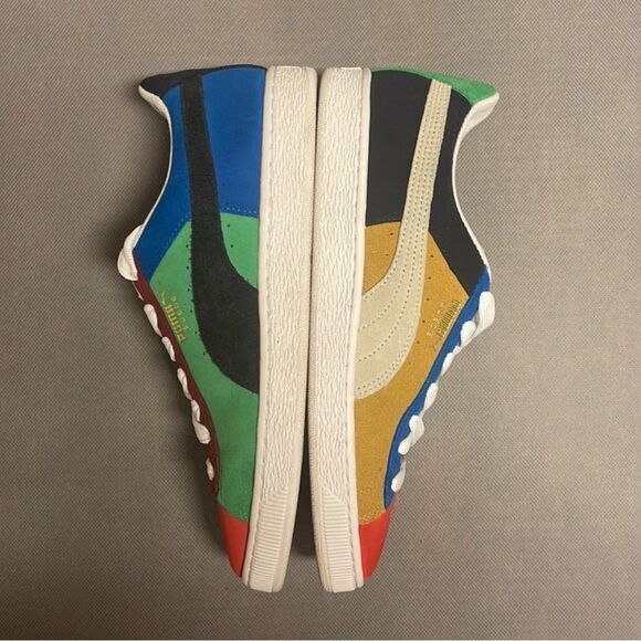 Limited Edition Classic Sued Color-Block Premium Puma Sneakers - Picture 4 of 5